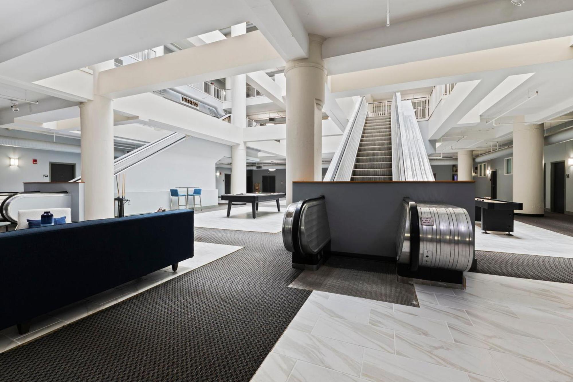Indy Urban Stay - Skywalk - Sleeps 8 - Downtown - Stadium Indianapolis Exterior photo